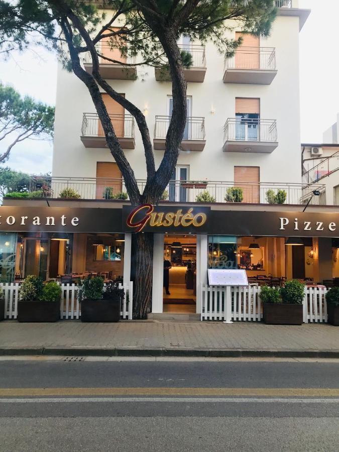 Hotel Cristina Lido di Jesolo Esterno foto