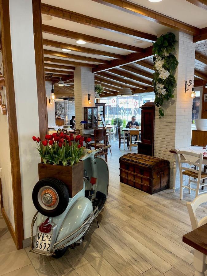 Hotel Cristina Lido di Jesolo Esterno foto