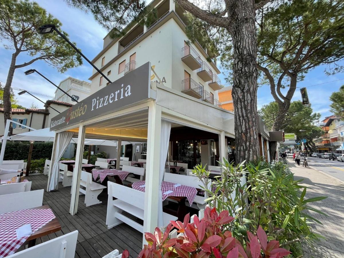 Hotel Cristina Lido di Jesolo Esterno foto