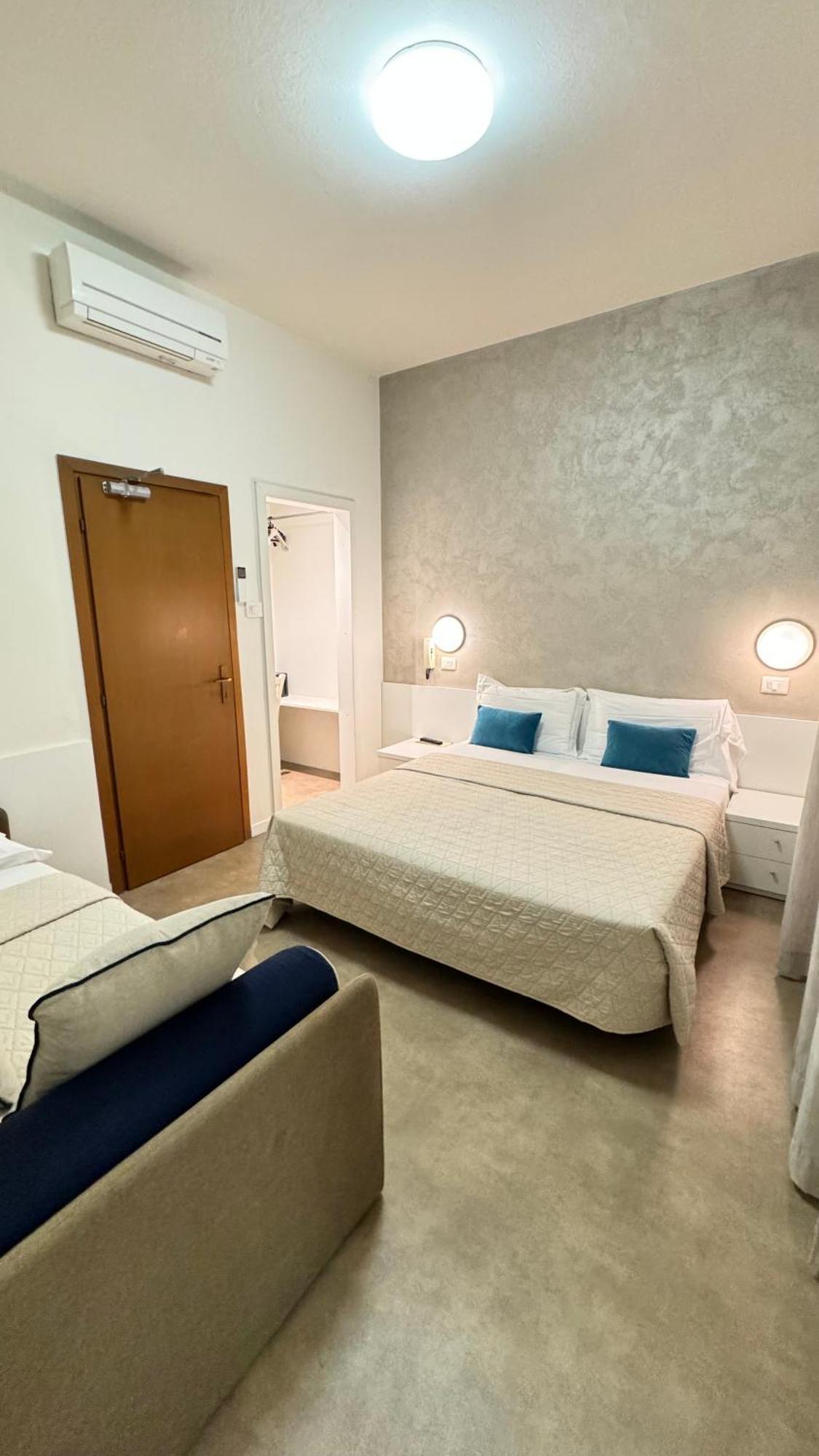Hotel Cristina Lido di Jesolo Esterno foto