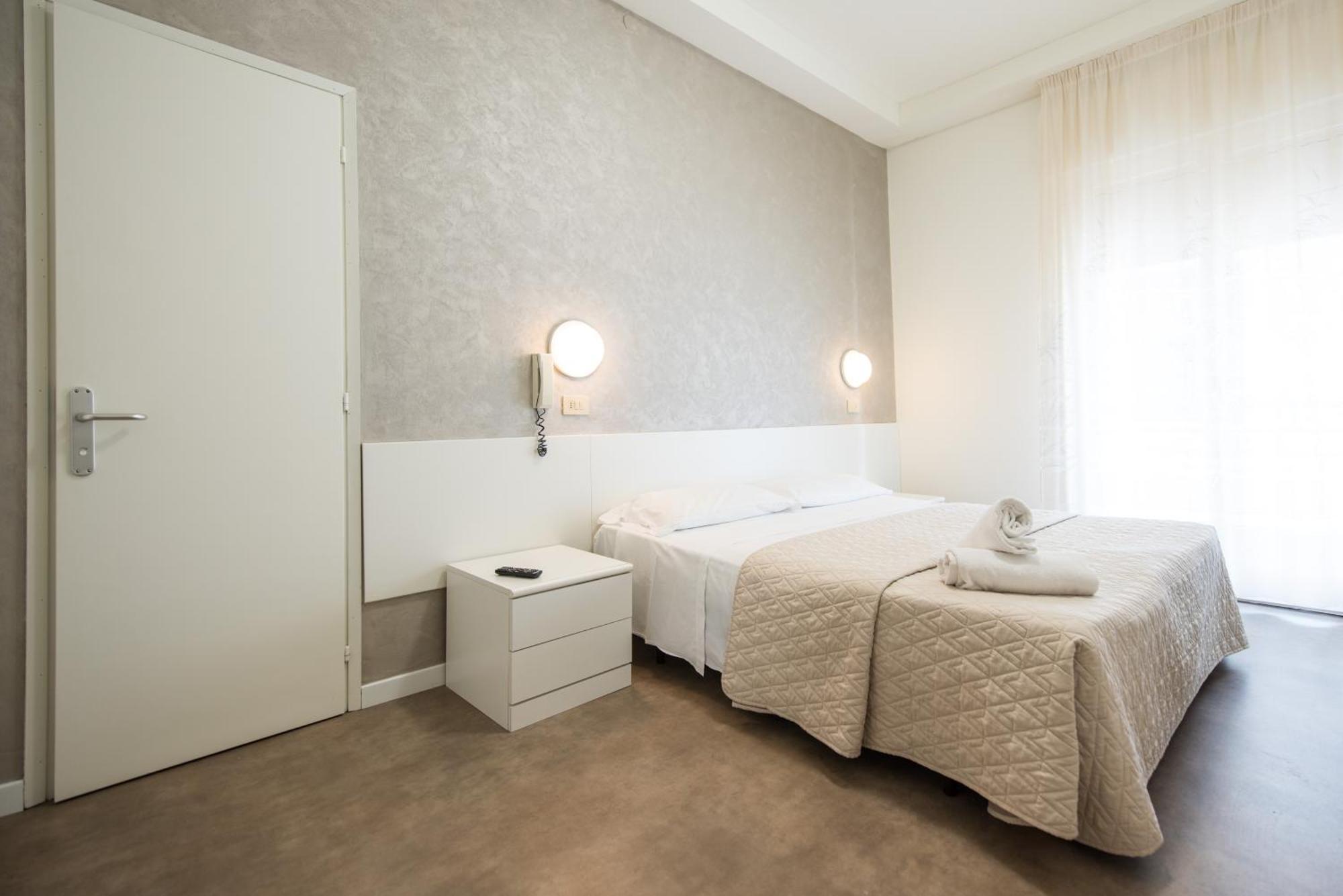 Hotel Cristina Lido di Jesolo Esterno foto