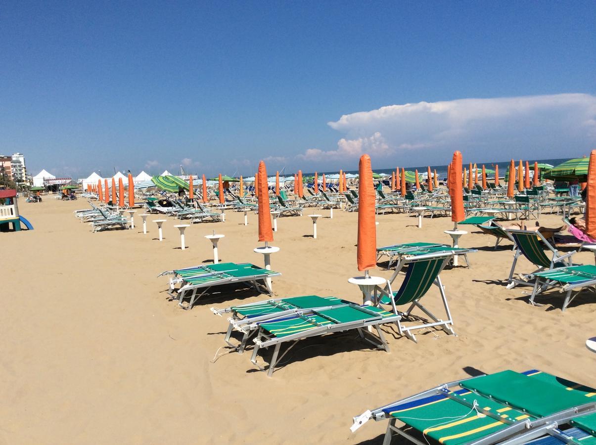 Hotel Cristina Lido di Jesolo Esterno foto