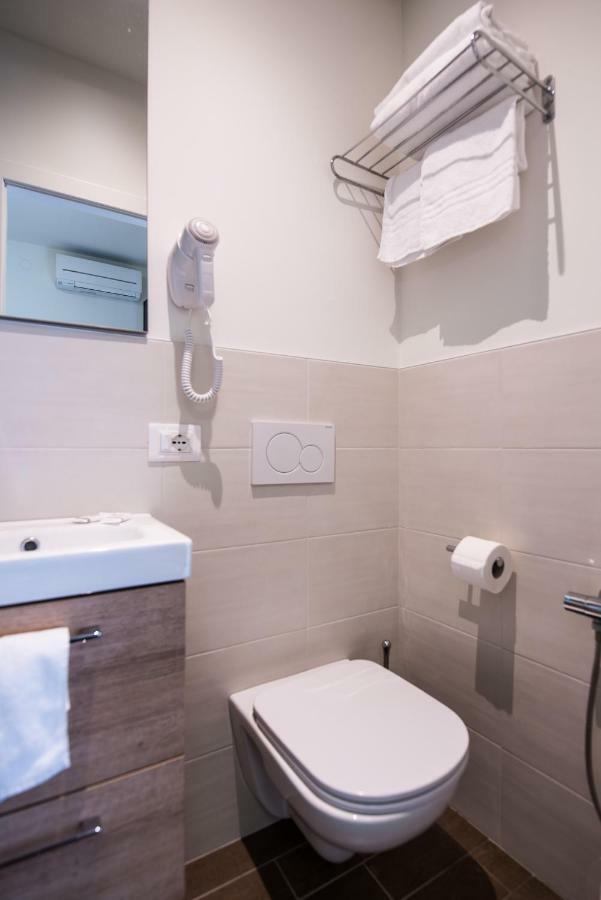 Hotel Cristina Lido di Jesolo Esterno foto