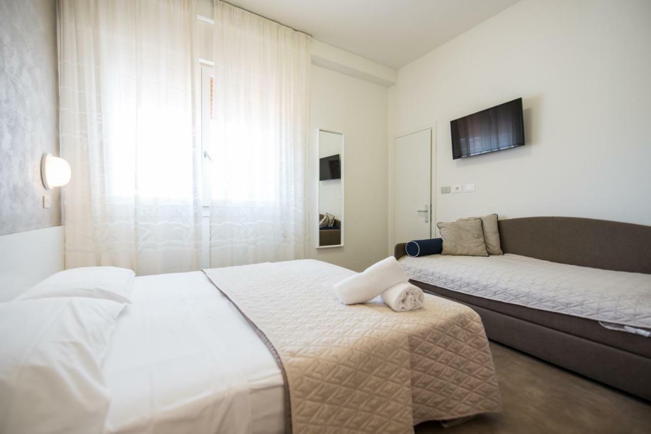 Hotel Cristina Lido di Jesolo Esterno foto